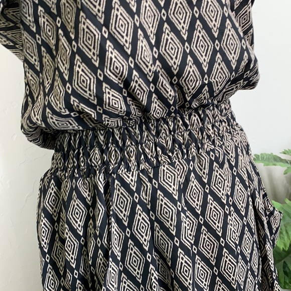 Adorable Patterned Dress - Picture 4 of 10
